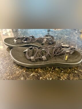 NWOB BLACK TEVA VOYA INFINITY BUNGEE SANDALS 1019622 WOMENS SIZE 8